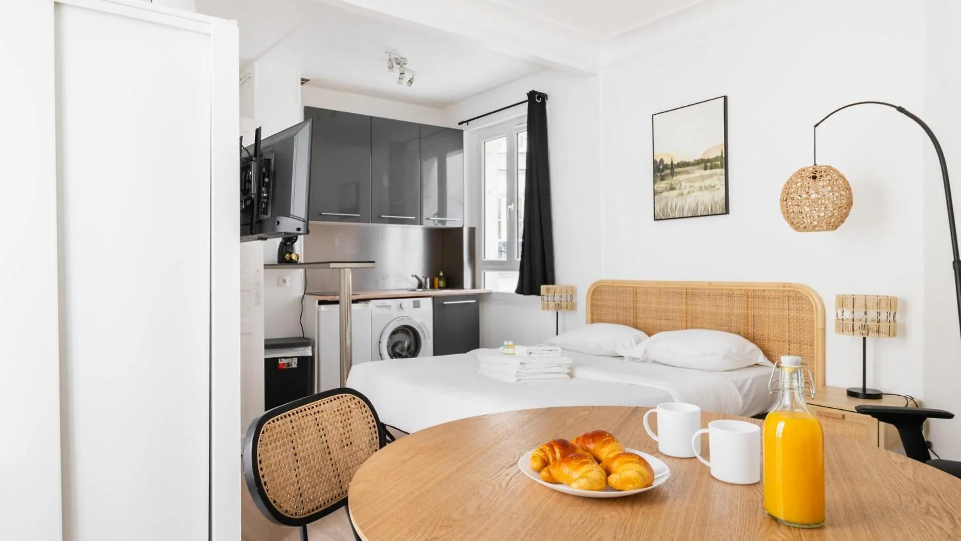 Studio Elegant Charme Intemporel - Paris 18 - 2P Apartamento