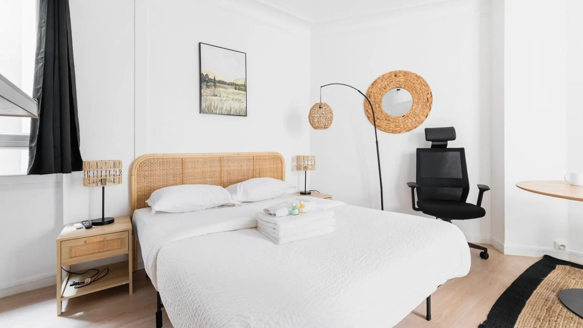 Studio Elegant Charme Intemporel - Paris 18 - 2P Apartamento 0*,  França